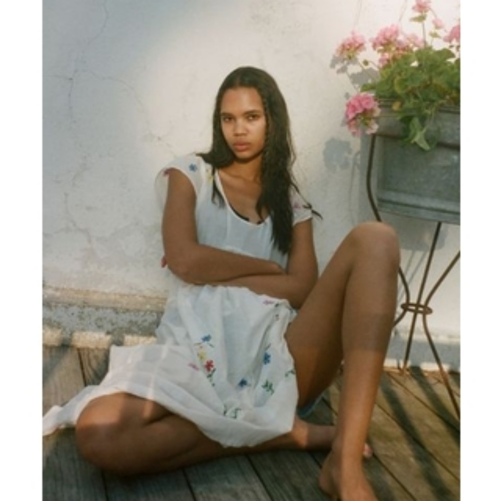 Kimchi Blue Leila Embroidered Midi Dress NO SLIP